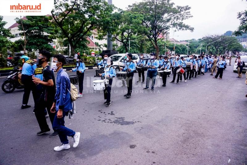 Long march Jalan Pahlawan. (Inibaru.id/ Audrian F)<br>