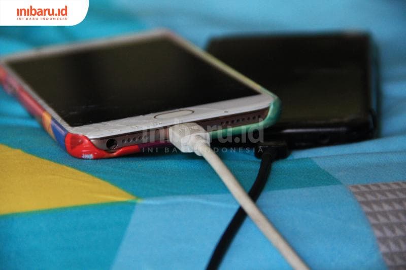 Ilustrasi:&nbsp;<i>Handphone</i>&nbsp;Android harus diperhatikan agar nggak boros. (Inibaru.id/Triawanda Tirta Aditya)