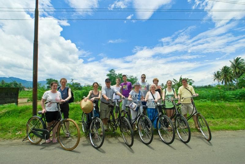 Wisata bersepeda di Borobudur, patut untuk dicoba. (javabalitranswisata.com)