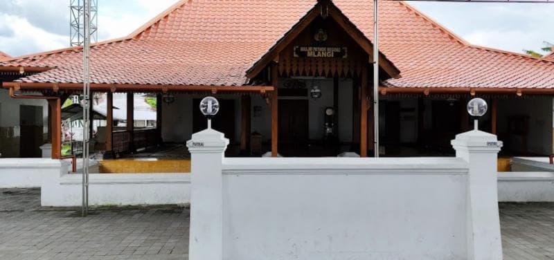 Masjid Pathok Negara Mlangi, salah satu tapal batas Yogyakarta. (Googleuser/Tubagus Muhamad Iqbal)