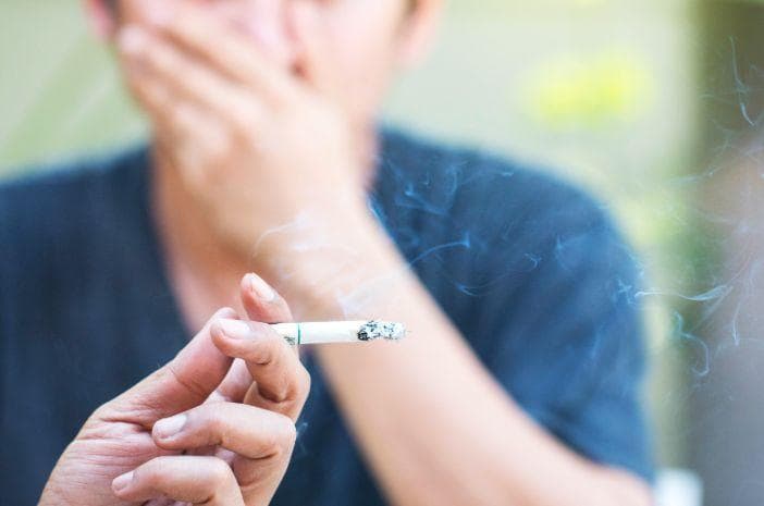 Asap rokok bisa menurunkan sistem imun (halodoc)