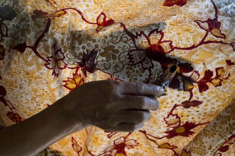 Pembuatan Batik Tiga Negeri di Lasem. (Grid/Sigit Pamungkas)