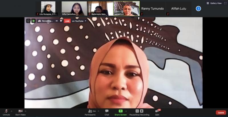 Sanawiyah, salah seorang pembicara webinar yang merupakan Manajer di BUMDes Labuhan Jambu, Sumbawa. (WTID)