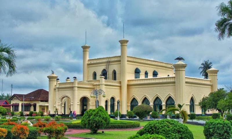 Istana Siak Sri Inderapura juga dikenal sebagai Istana Matahari Timur. (Idntimes)<br>