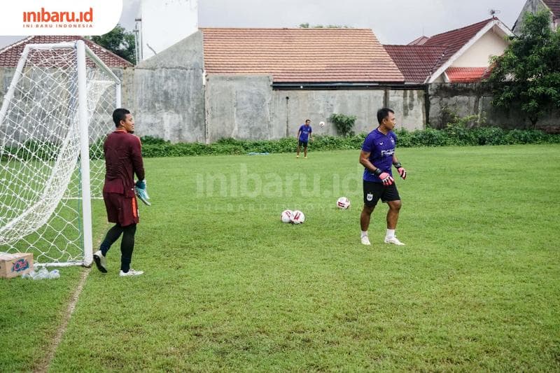 Saat ini Komang menjadi pelatih kiper di PSIS Semarang. (Inibaru.id/ Audrian F)<br>