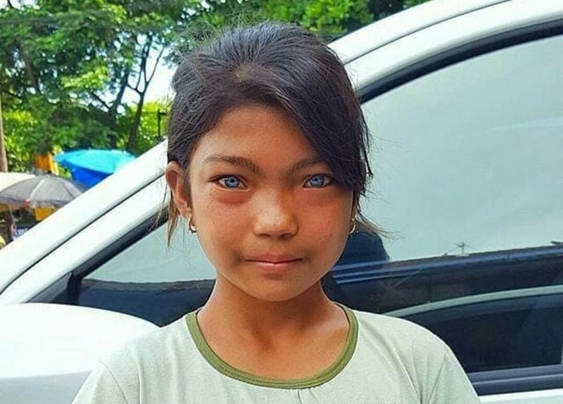 Gadis pemilik mata biru asli dari Indonesia. (Twitter/achietmokoginta)