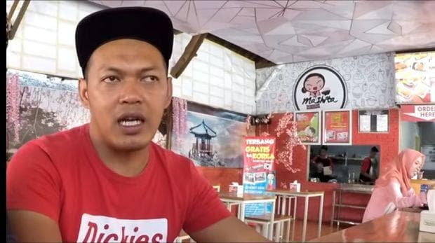 Mas Be, mantan TKI yang sukses bikin restoran korea di Jawa Timur. (Youtube/Kang Ardi Prabowo)<br>