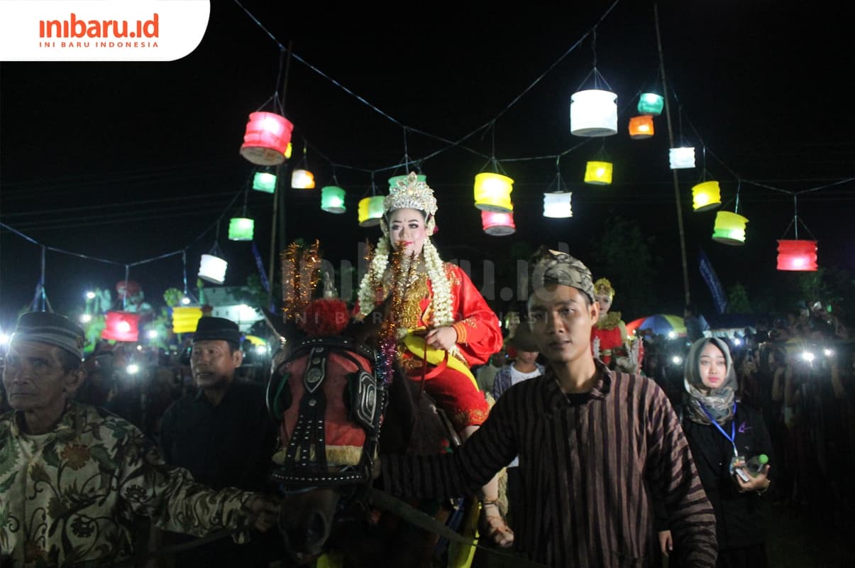 Suasana arak-arakan Ratu Kalinyamat dalam rangka Pesta Baratan ke 14, Sabtu (27/4/2019). (Inibaru.id/ Pranoto)
