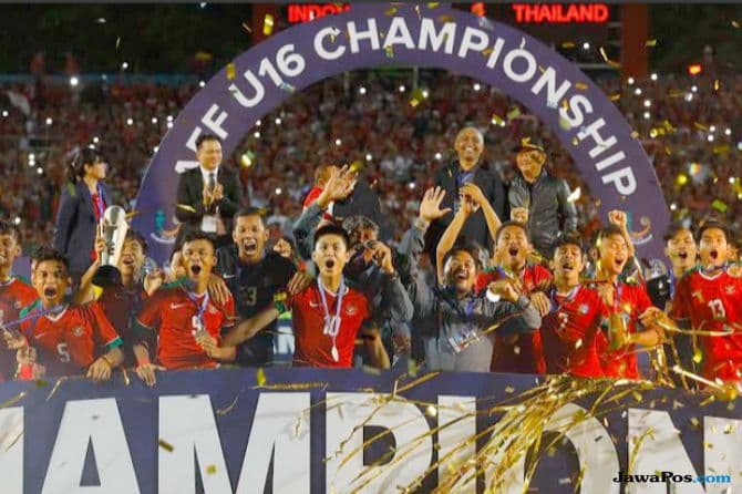 Timnas Indonesia juarai Piala AFF U-16 2018. (Jawapos.com/Dipta Wahyu)