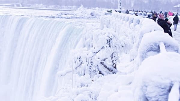 Air Terjun Niagara Membeku. (CBC)