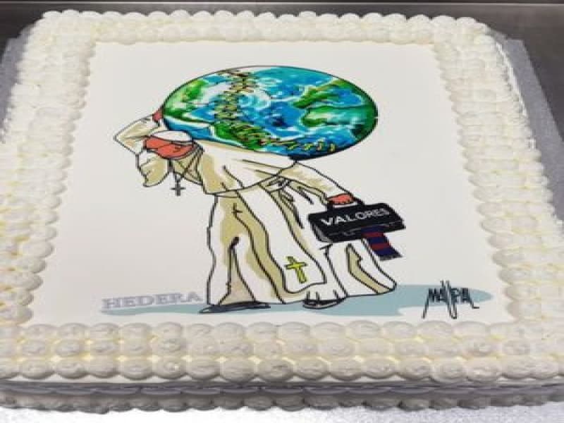 Salah satu kue ulang tahun Paus Fransiskus memiliki gambar yang cukup unik. (Kompas.com)