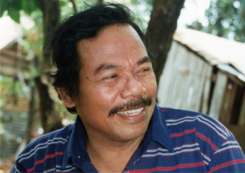 Benyamin Sueb, komedian, pemain musik, dan bintang film legendaris Indonesia yang tak pernah lepas dari unsur budaya Betawi. (Wikipedia)