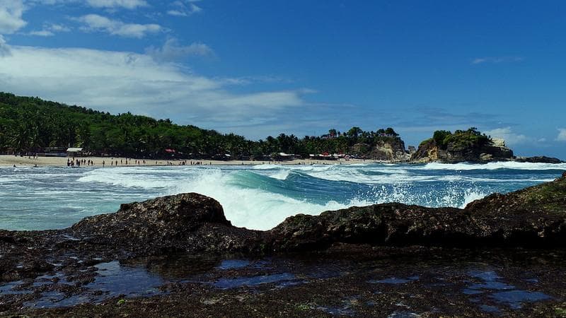 Potensi tsunami 28 meter di Pacitan, Jawa Timur, pemda dan masyarakat diminta untuk mempersiapkan mitigasi. (Flickr/

aris wibowo)