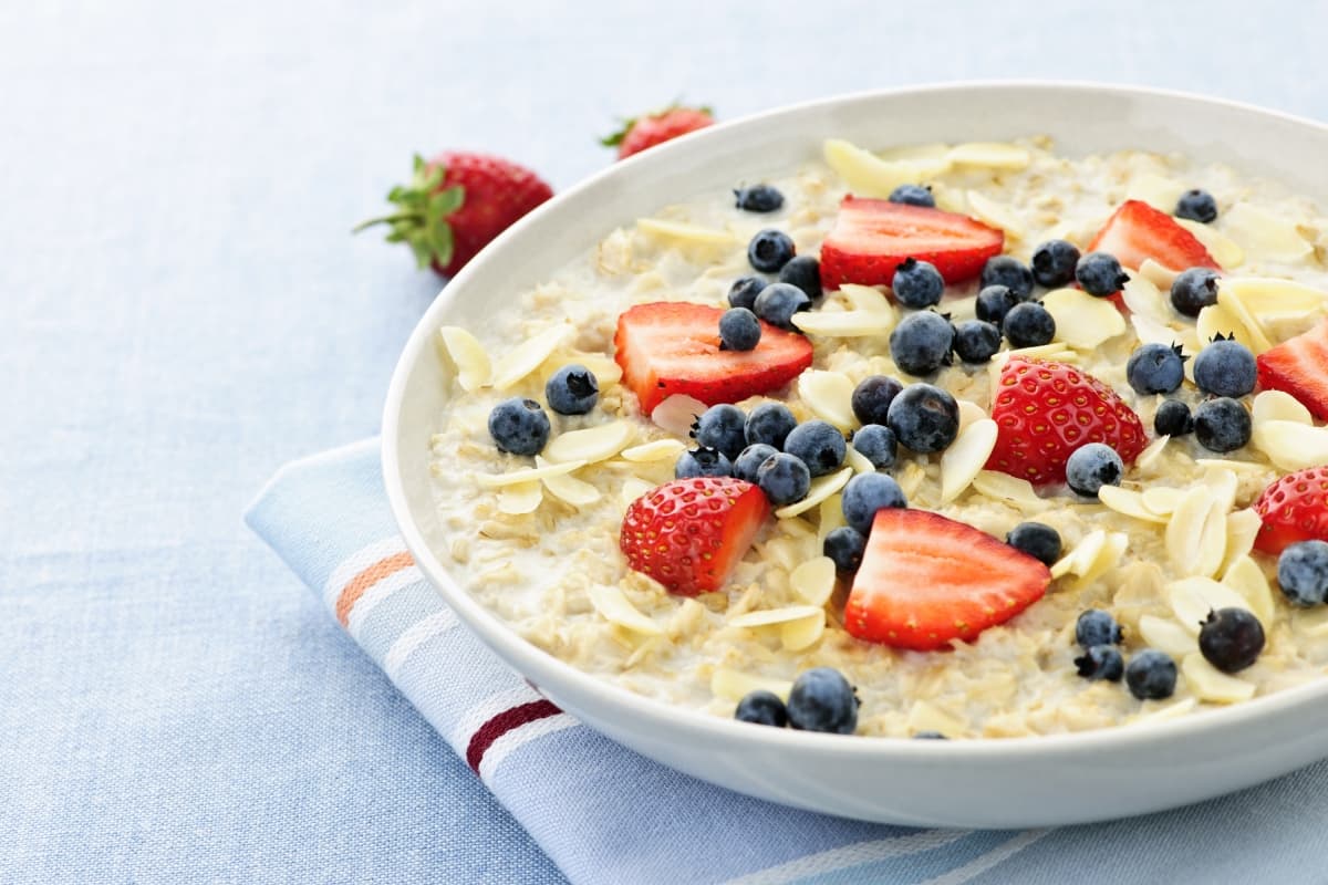 Oatmeal bisa jadi sarapan yang tepat untuk Capricorn dan Pisces. (Paul Wharton Style)